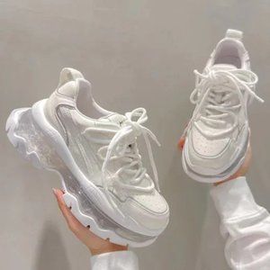 New thick-soled air-cushion heightening sports shoes